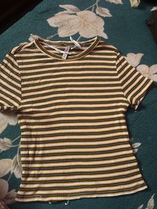 H&amp;M Striped Ribbed Tee