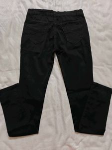 🆕 Black Slim Jeans