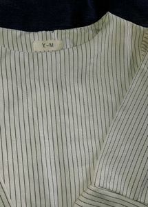 A kurta-like-Dress.A white Stripes Dress