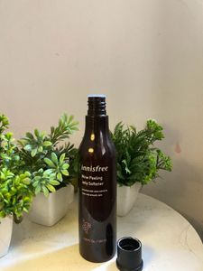 Innisfree wine peeling jelly softener
