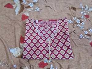 Short Women&#39;s Kurti