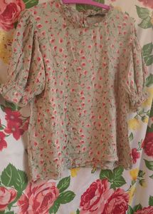 Women's Floral Top with Elasticated Sleeves! 🌸