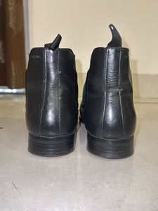 Redtape Black Chelsea Boots For Men
