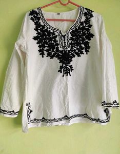 Chikankari Kurti.