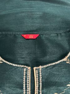Women Green Ethnic Pure Silk Kurta