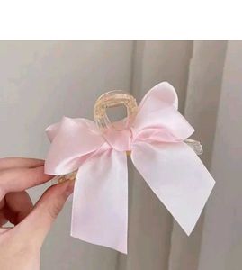 Elligant Hair Clip Bow🎀 For Girlies.