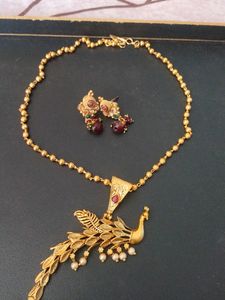Peacock Design Necklace With Pearl
