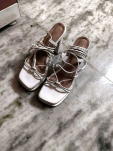 Shoetopia White Tie Up / Tied Platform Heels 🤍