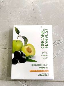 Organic Harvest Brightening Facial Kit: Kakadu Plum & Acai Berry | Pack of 5 Sachets | Facial Kit for Glowing Skin