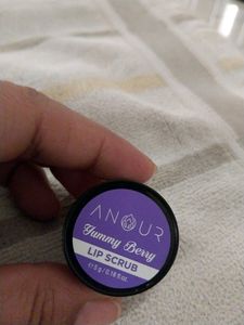 Amour Yemmy Berry Lip Scrub