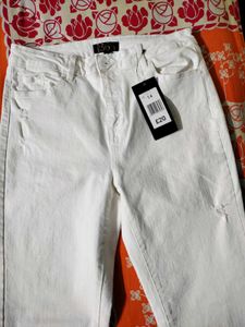 365 New With Tag Jeans From London !