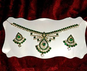 Green Stone Necklace Set