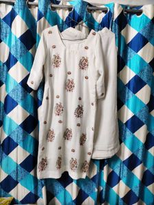 🥳 Off- White Embroidered Kurti Set On Sale