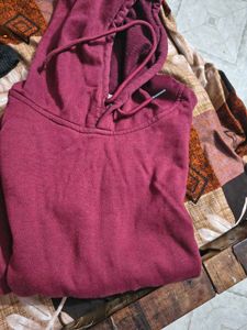 men hoodie maroon colour m size used sometime