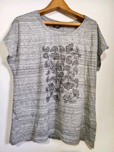 Gray Floral Tee Large/ XL/ XXL upto 40 inches