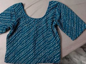 Blue Blouse With Shiny Lines For Festive Wear