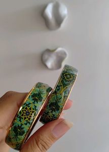 Emerald Metal Bangle Set