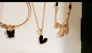Very Beautiful Small Jewellery Set