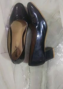 Black Solid Pointed Toe Block  Heel Pumps