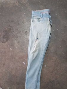 I am offering a very well made perfect jeans ver