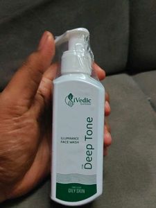 Ivedic Deep Tone Facewash