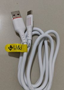 U&amp;i Earbuds &amp; Charging Cable Bundle