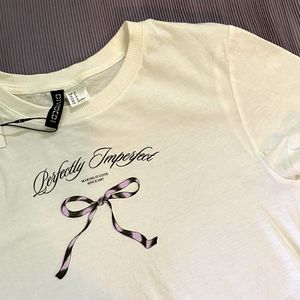 H&amp;M Coquette Printed Cropped T-shirt