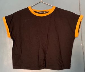 Black Crop Tee