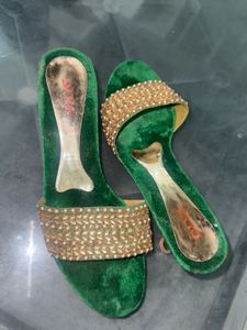 Elegant Green Velvet Slippers - Size 9/39