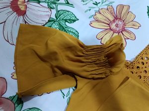 Mustard Women&#39;s Top