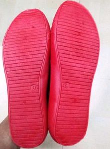 NEW NO USED  SENAKER SPORTS SHOES.