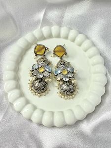 Nayantara yellow Jhumka