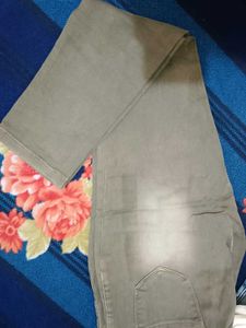 Grey jeans 👖 with a good fit and comfort 🥰