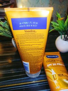 Vaseline Gluta Hya Sunscreen Combo