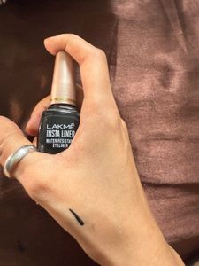Lakme Black And Golden Eye Liner