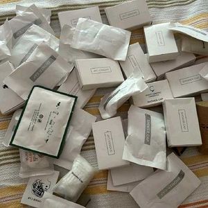 15 Combs/showercaps/vanityKit/3soaps