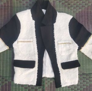 Stylish Two-Tone Cropped Jacket