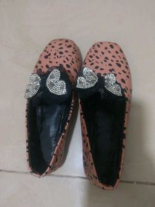 Cute Ballet Flats with Bow Detail