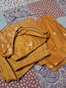 Gold Embellished Salwar Kameez
