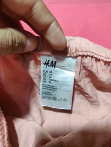 H&amp;M Girl Short Size .M
