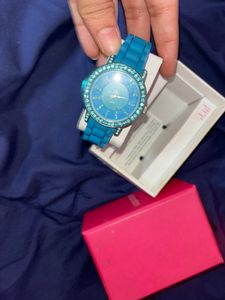 Aqua Blue QUARTZ wristwatch