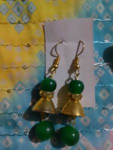 Set Of 2 Green And Black Pearl Earrings 💞