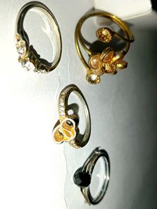 Assorted Ring Set - Trendy Styles!