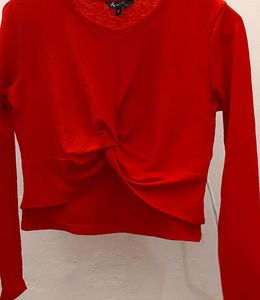 Red ♥️🍒 Crop Top With Knot 🪢 Detailing