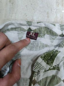 White &amp; Green Geometric Print Tunic