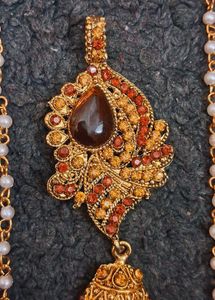 Elegant Gold-Toned Jewelry Set