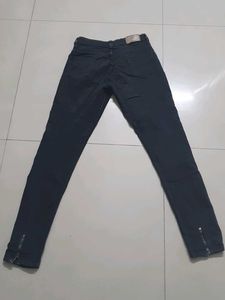 Size 28 Jeans Pant For Sale