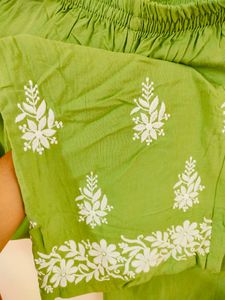 Chikankari Kurta Pant Set 💚
