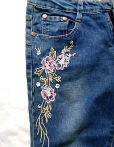 Bootcut Jeans For Girls.🌼