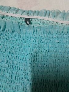 PUFFED SLEEVES CROP TOP